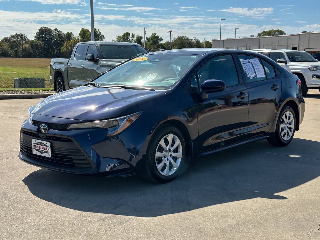 Used 2026 Toyota Corolla LE FWD image 7