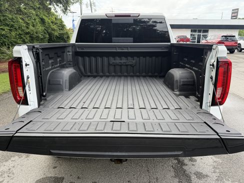 Used 2024 GMC Sierra 1500 AT4 w/ AT4 Premium Package AWD/4WD image 3