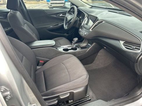 Used 2022 Chevrolet Malibu LT image 36