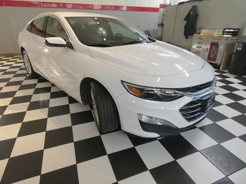Used 2024 Chevrolet Malibu LT FWD image 3