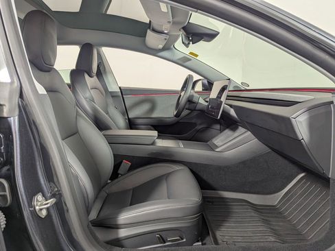 Used 2024 Tesla Model 3 Standard Range image 33