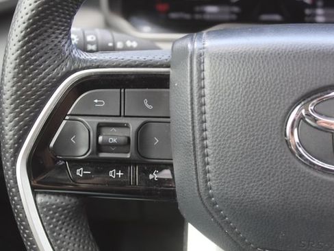 Used 2024 Toyota Tundra Platinum AWD/4WD image 23