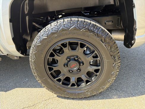 Used 2026 Toyota Tacoma SR5 image 19