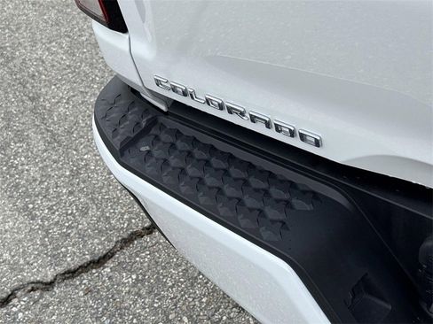 Used 2023 Chevrolet Colorado LT image 28