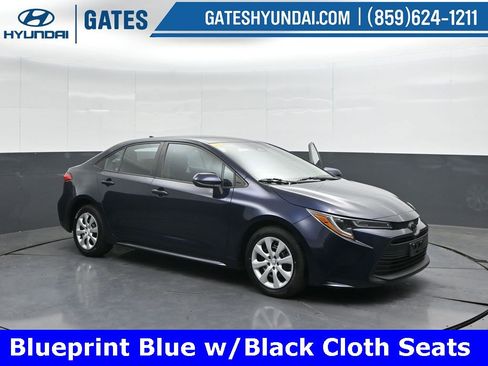 Used 2023 Toyota Corolla LE image 4