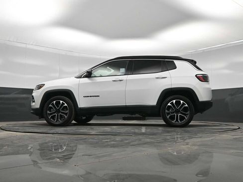 Used 2024 Jeep Compass Limited image 34