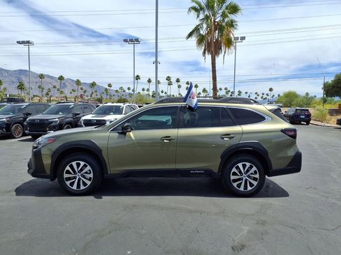 Used 2025 Subaru Outback Premium w/ Popular Package #1A image 13