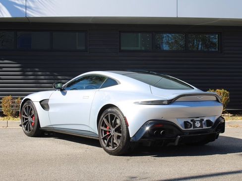 Used 2020 Aston Martin V8 Vantage Coupe image 3