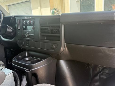 Used 2014 Chevrolet Express 2500 RWD image 46