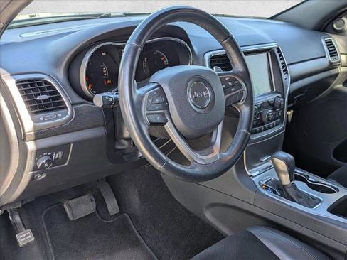 Used 2017 Jeep Grand Cherokee Altitude RWD image 10