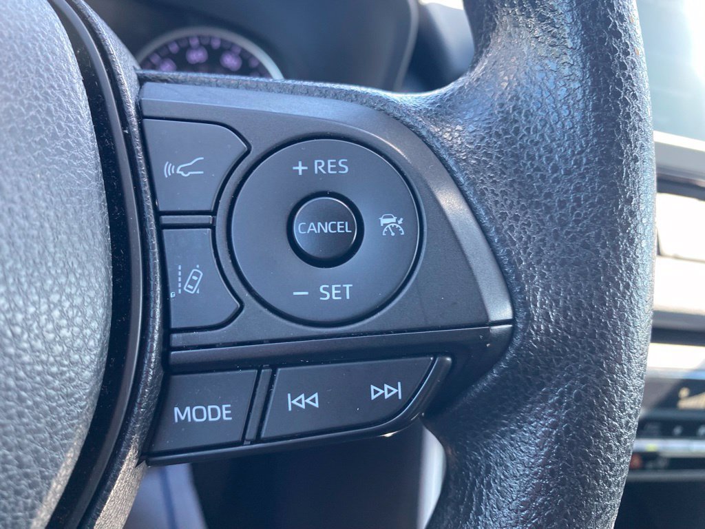 Used 2022 Toyota RAV4 XLE AWD/4WD image 28