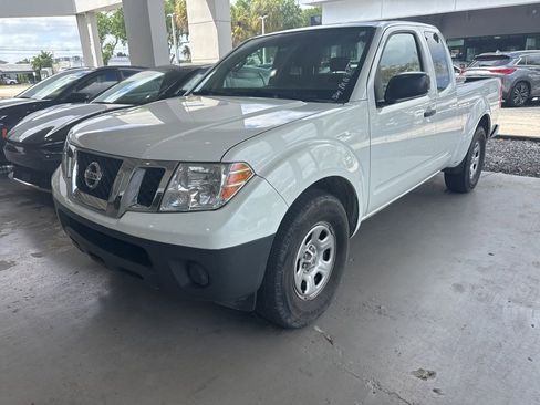 Used 2021 Nissan Frontier S image 1