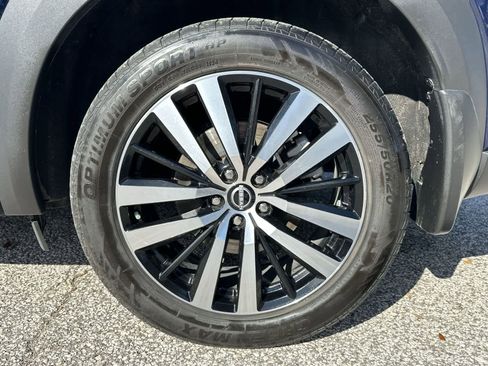 Used 2023 Nissan Pathfinder Platinum image 5