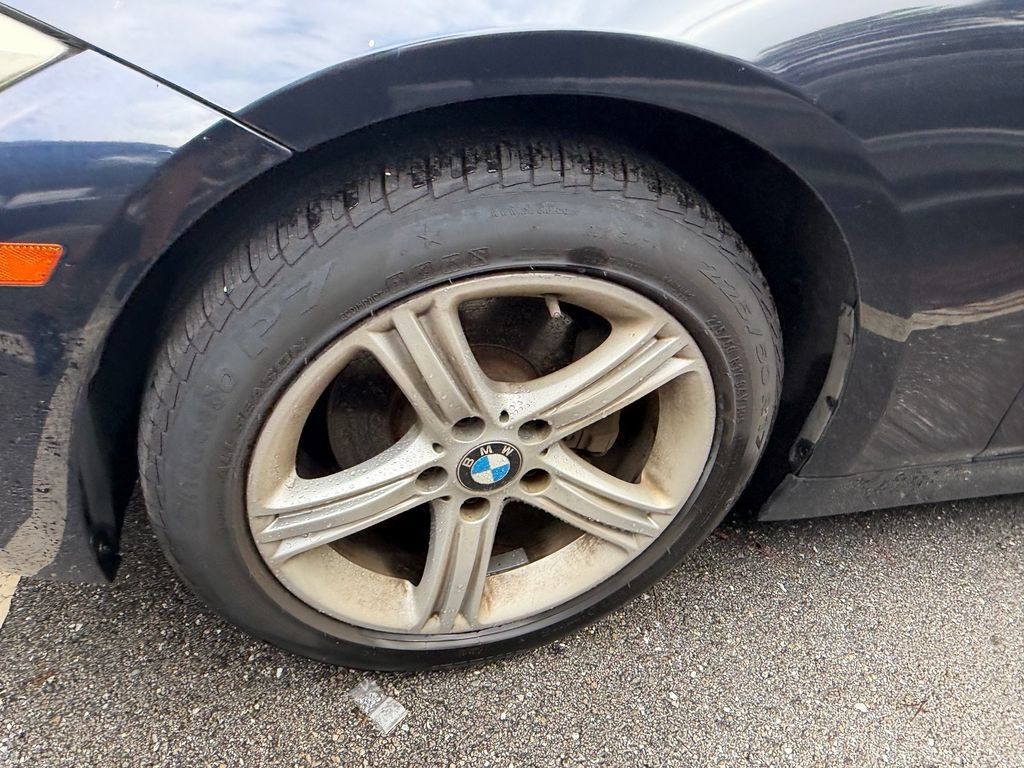 Used 2015 BMW 320i Sedan RWD image 5