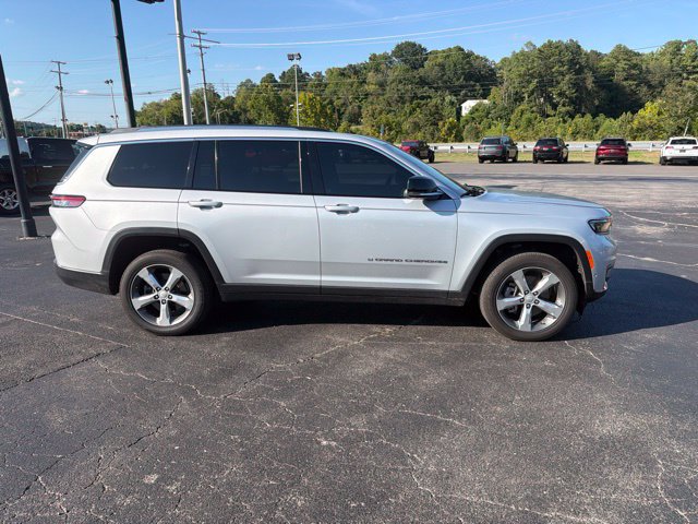 Used 2022 Jeep Grand Cherokee L Limited w/ Luxury Tech Group II AWD/4WD image 3