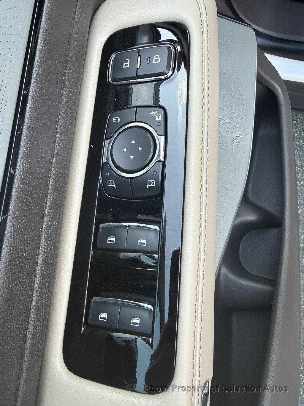 Used 2022 Lincoln Aviator Grand Touring w/ Equipment Group 301A AWD/4WD image 14