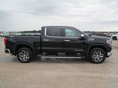 New 2026 GMC Sierra 1500 SLT w/ SLT Premium Plus Package AWD/4WD image 3