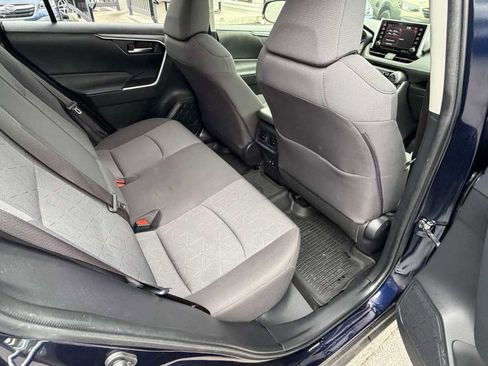 Used 2019 Toyota RAV4 XLE w/ Convenience Package AWD/4WD image 18