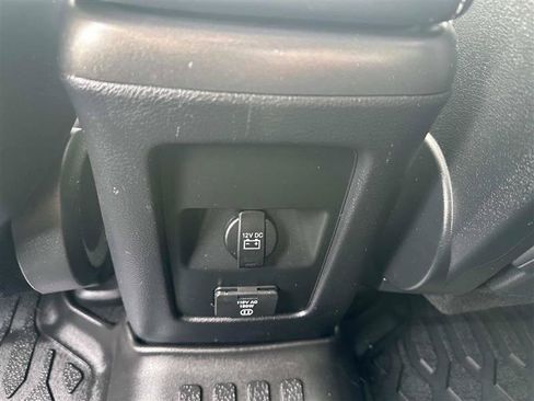 Used 2017 Dodge Journey Crossroad FWD image 14