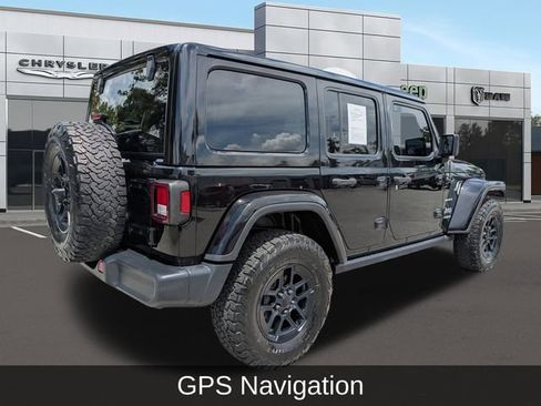 Used 2021 Jeep Wrangler Unlimited Sahara w/ Uconnect 4C Nav & Sound Group AWD/4WD image 3
