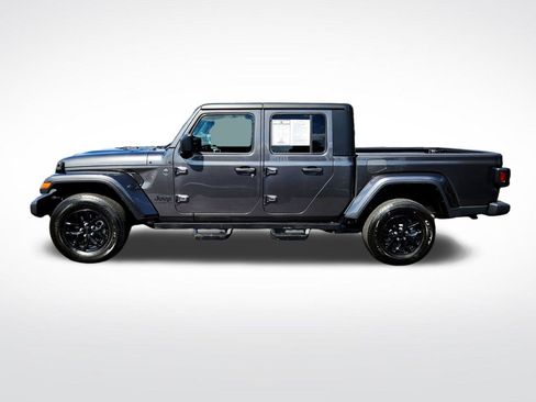 Used 2022 Jeep Gladiator Sport image 5
