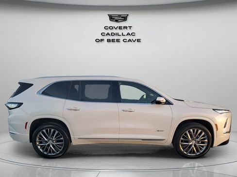 Used 2025 Buick Enclave Avenir w/ Super Cruise Package image 11
