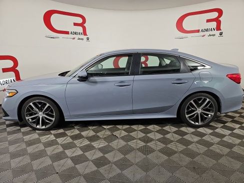 Used 2024 Honda Civic Touring image 4