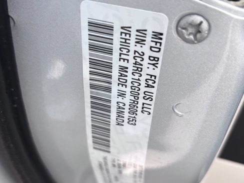 Used 2023 Chrysler Voyager LX FWD image 11