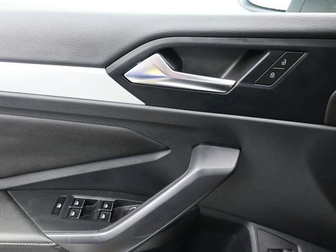 Used 2025 Volkswagen Jetta S image 17