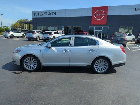 Used 2013 Lincoln MKS FWD image 11