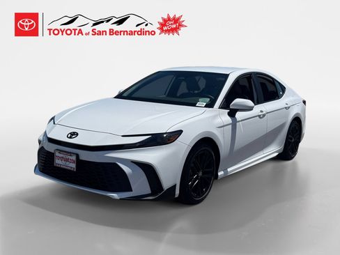 New 2026 Toyota Camry SE FWD image 1
