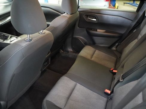 Used 2025 Nissan Rogue SV FWD image 28