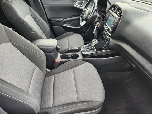Used 2020 Kia Soul GT-Line FWD image 10