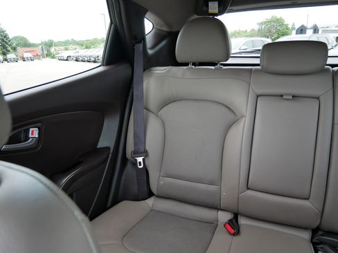 Used 2014 Hyundai Tucson SE AWD/4WD image 12