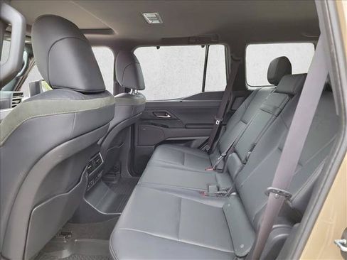 Used 2024 Lexus GX 550 AWD/4WD image 14