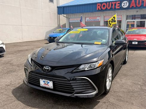 Used 2024 Toyota Camry LE FWD image 4