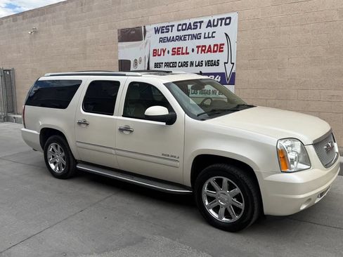 Used 2013 GMC Yukon XL Denali RWD image 2