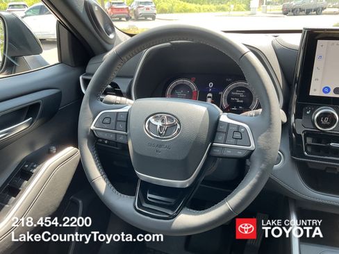 Used 2026 Toyota Highlander XSE AWD/4WD image 20