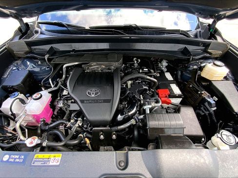 Used 2024 Toyota Grand Highlander AWD image 13