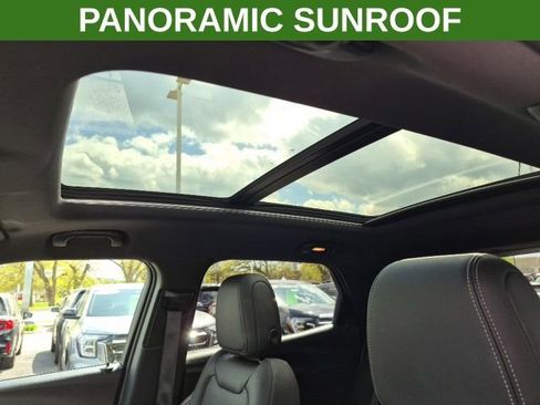 Certified 2023 Chevrolet TrailBlazer ACTIV w/ Sun and Liftgate Package FWD image 5