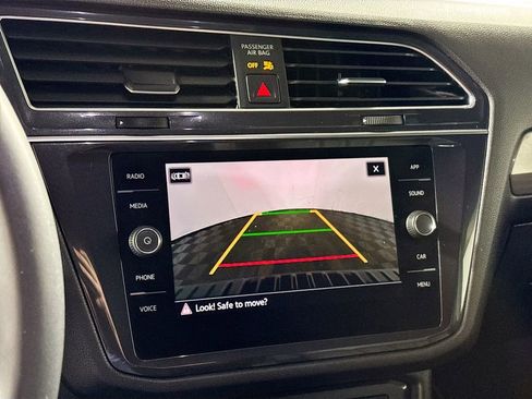 Certified 2023 Volkswagen Tiguan SE R-Line AWD/4WD image 16