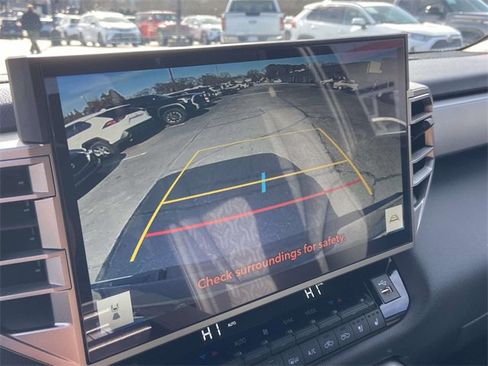 Used 2025 Toyota Tundra Limited image 35