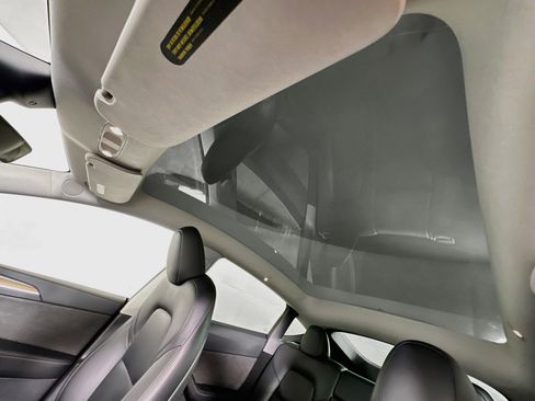 Used 2023 Tesla Model Y Long Range AWD/4WD image 25