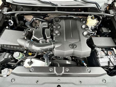 Used 2020 Toyota 4Runner SR5 Premium image 30