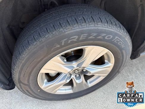 Used 2025 Toyota RAV4 XLE AWD/4WD image 2