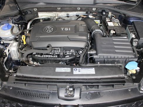 Used 2015 Volkswagen GTI SE FWD image 34