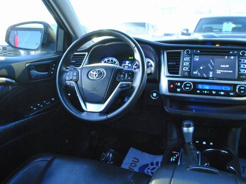Used 2014 Toyota Highlander Limited image 14