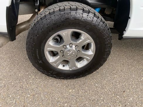 Used 2024 RAM 2500 Big Horn w/ Off Road Package image 30