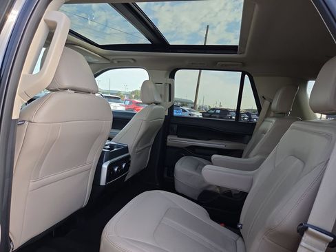 Used 2024 Ford Expedition Limited RWD image 13