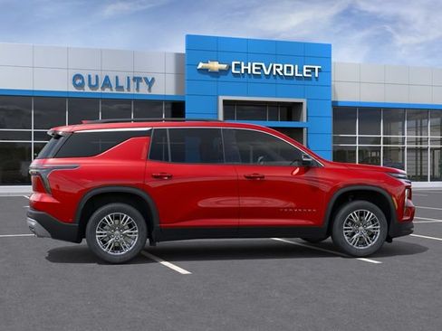New 2026 Chevrolet Traverse LT w/ Driver Confidence Package FWD image 5